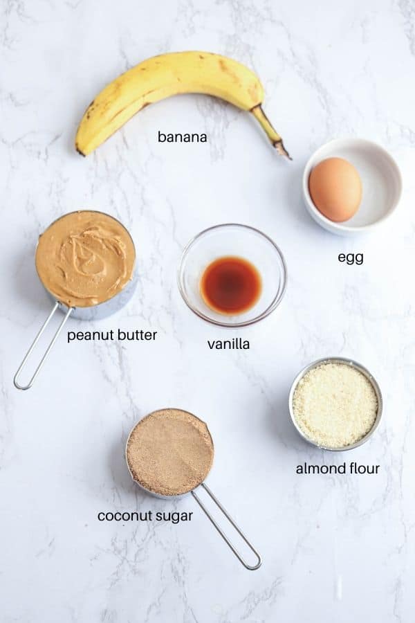 6 ingredients for flourless peanut butter banana cookies