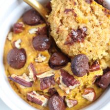pumpkin blended baked oats ingredients on light gray counter with captions.