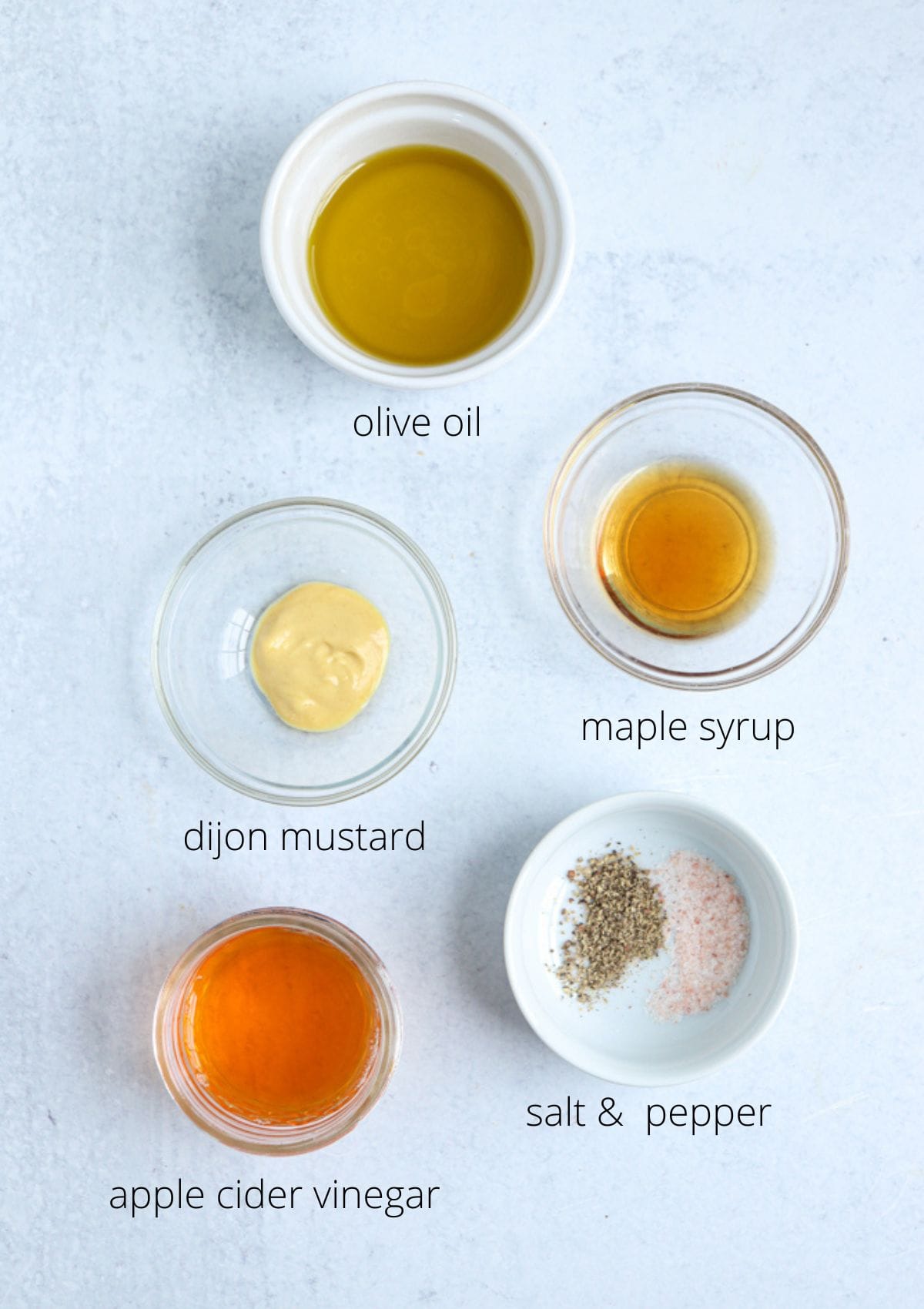 ingredients for making apple cider vinegar.