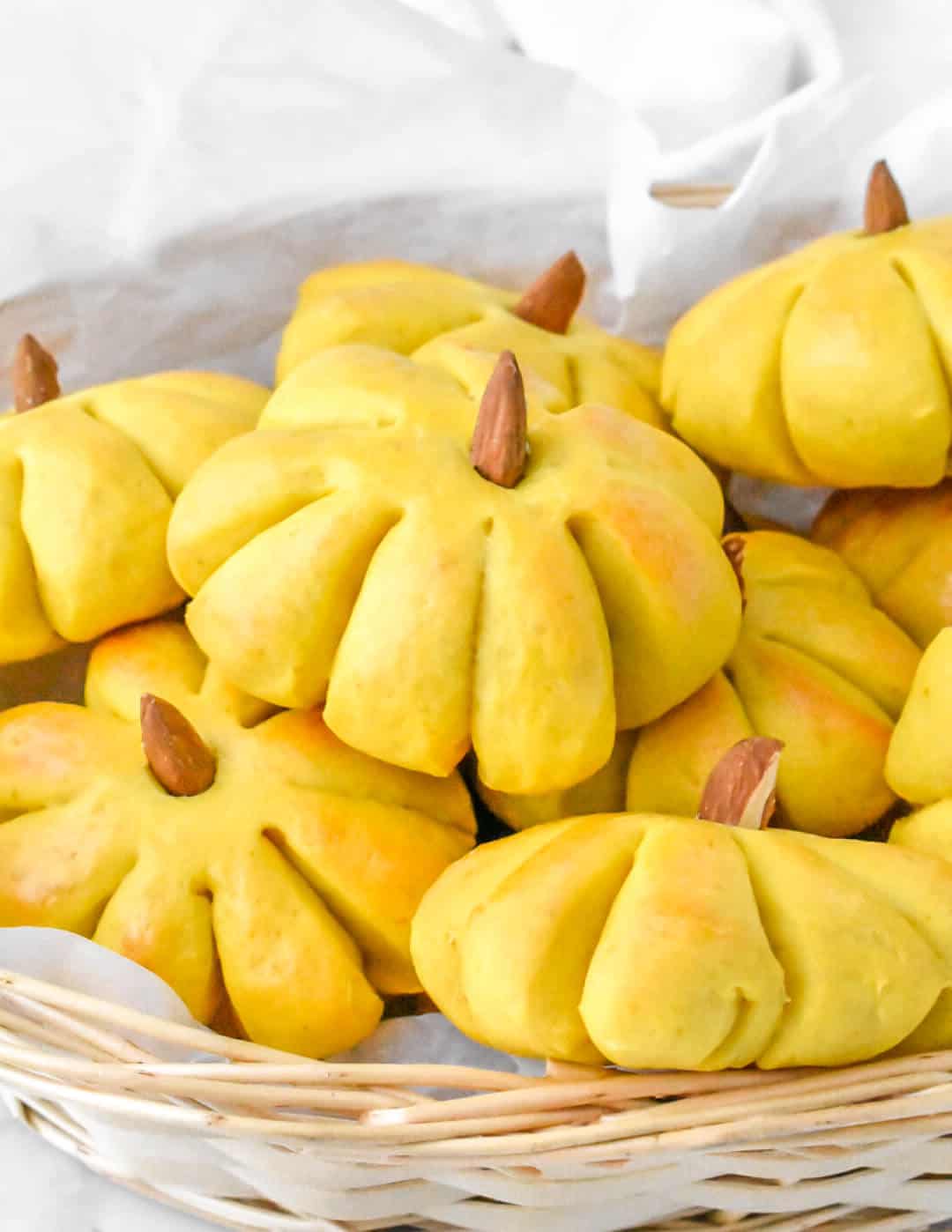 dinner rolls in pumpkin shapes. 